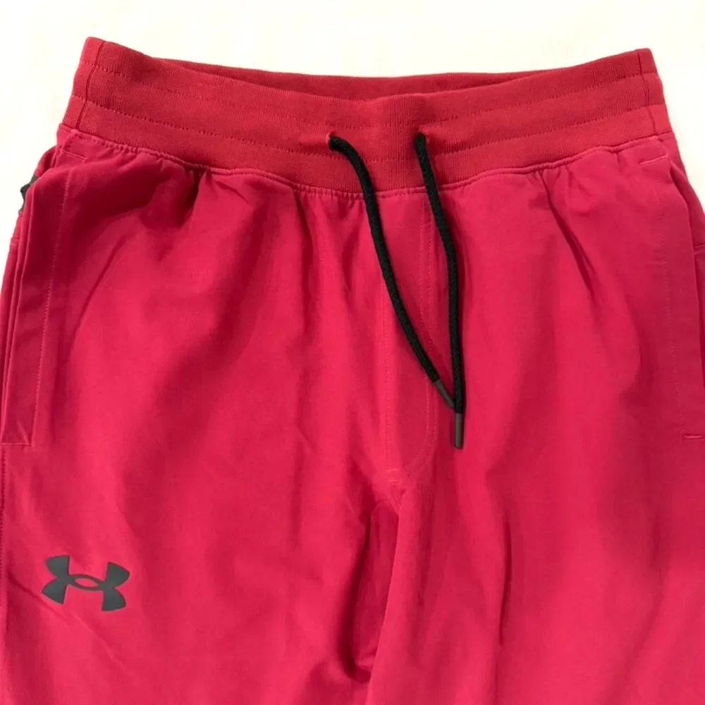 Under Armour NWT Mens Medium Red Maroon Sportstyle Elite‎ Crop Pants 1376965